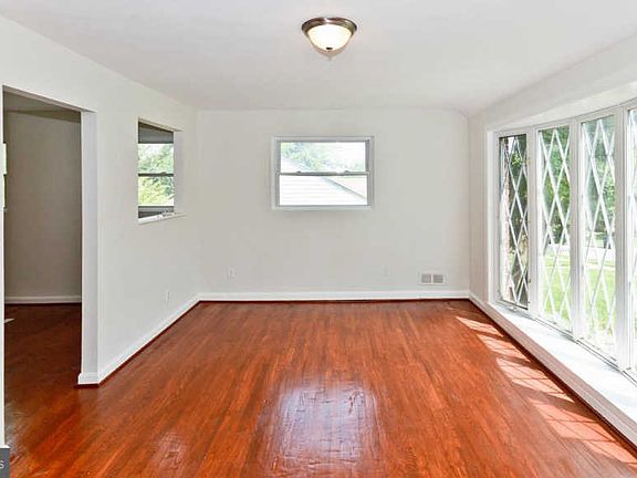 4th image of 2006 Woodberry St