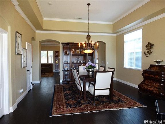 4th image of 1909 Frensham Dr