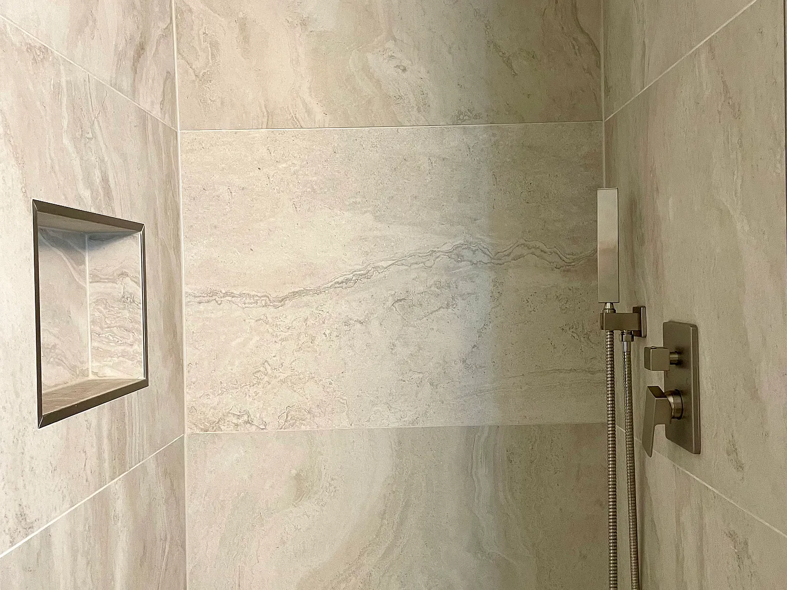 1 bed, 1000 sqft, $2,200 — Photo 4