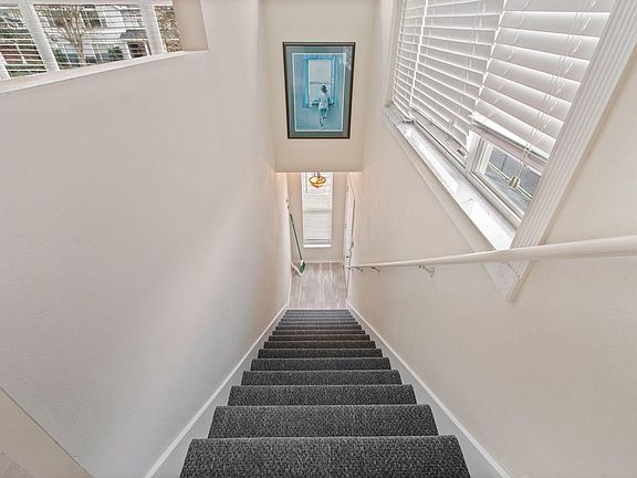 3rd image of 27201 Harbour Vista Cir