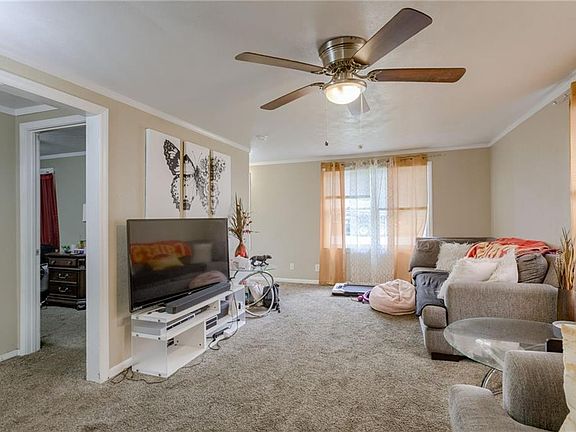 4th image of 617 S Lake Dr