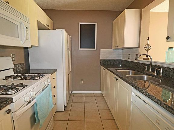 5th image of 5683 Blendon Place Dr