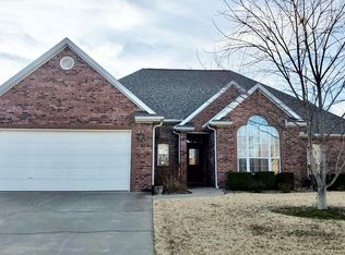 5608 S 42nd St, Rogers, AR 72758