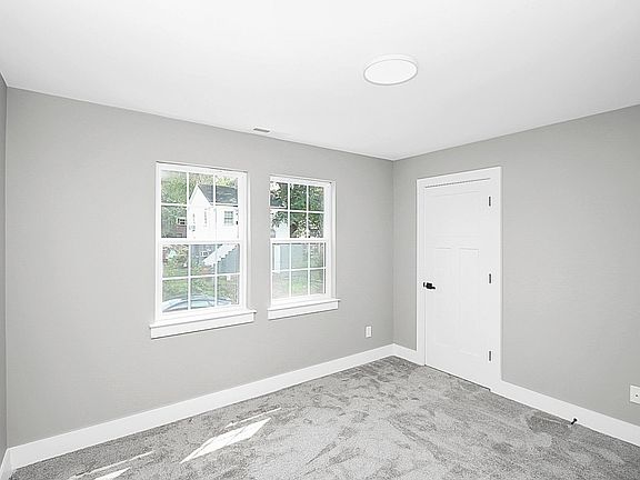 5th image of 1587 S Aspen St