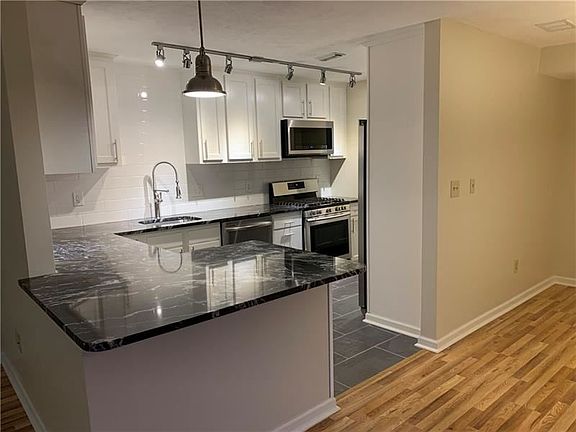 5th image of 7271 Beacon Hill Dr