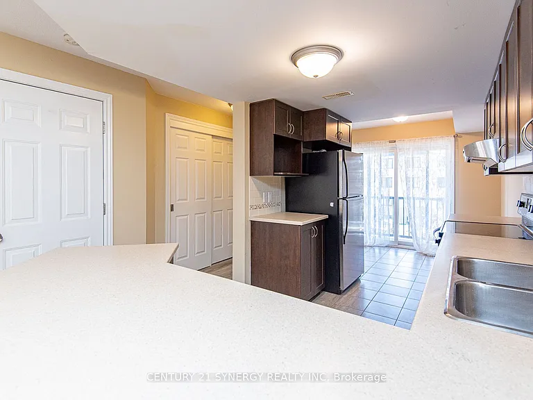 2228 Tenth Line Rd — Photo 15