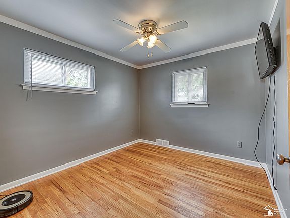 5th image of 3290 Maxwell St