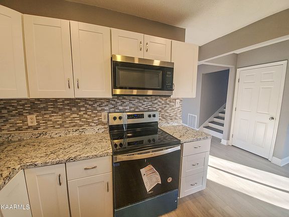 4th image of 3944 Porter Ave