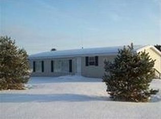 7670 N 11 Rd, Mesick, MI 49668