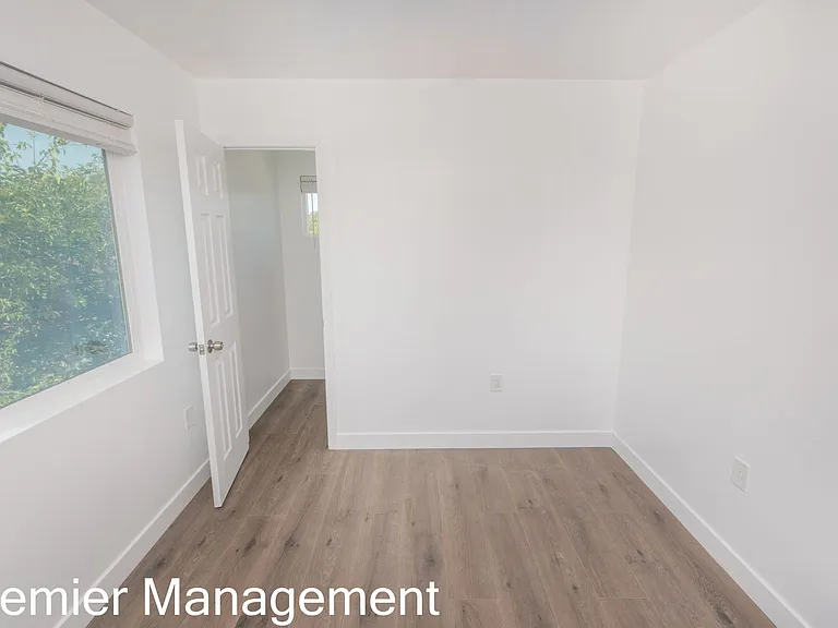 605-609 Prescott Ave — Photo 33