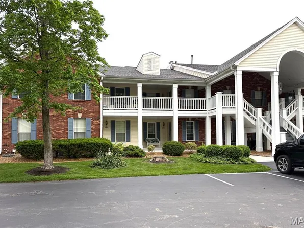 332 Waterside Dr, Grover, MO 63040