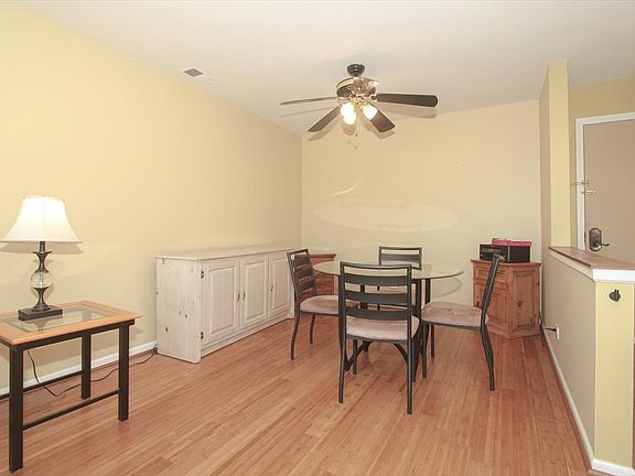 5th image of 250 W Parliament Pl APT 312