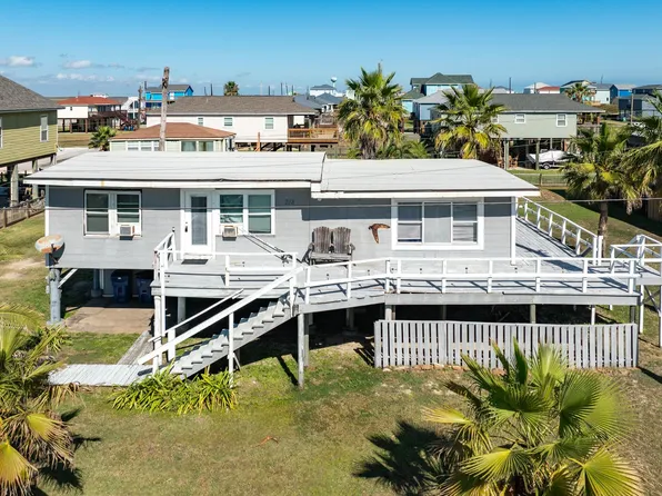 218 Coral Ct, Surfside Beach, TX 77541