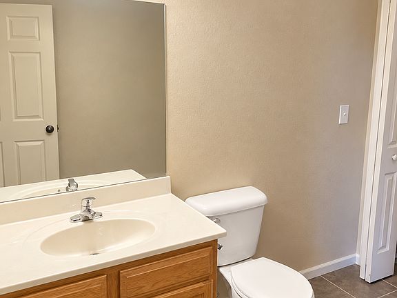 2nd image of 16565 Hunters Ridge Ln