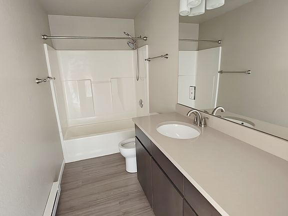 3rd image of 10844 NE 68th St #303