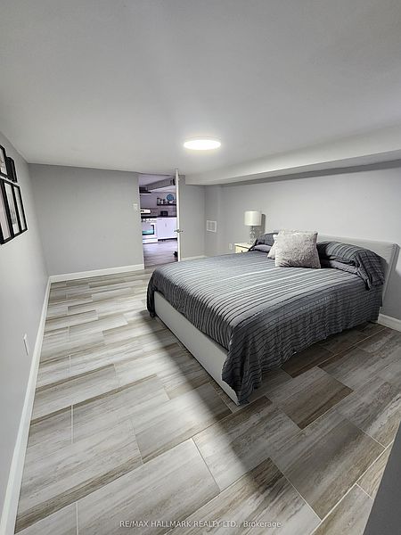 Toronto House for rent - 2 Bedrooms — photo 3