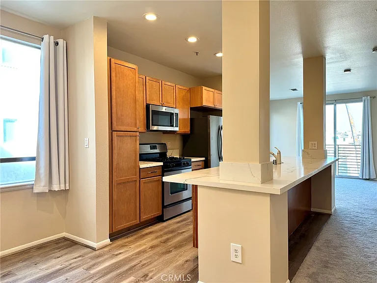 6400 Crescent #313 — Photo 3