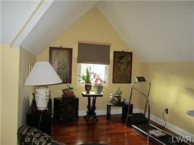 3rd image of 405 Carver Dr