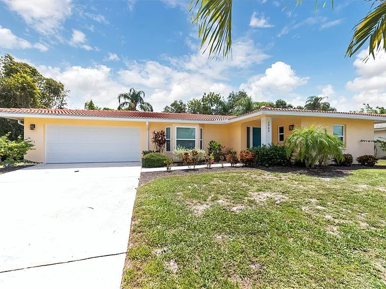 2943 Tuckerstown Dr — Photo 1