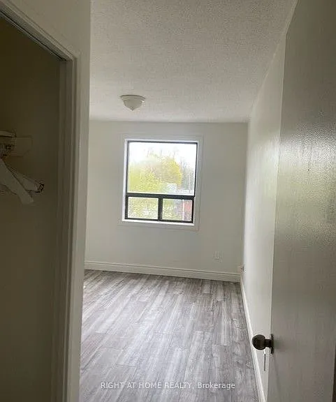 3358 Lake Shore Blvd W #B — Photo 7