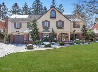 28 Hilltop Dr, Manhasset, NY 11030