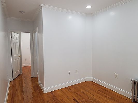 4th image of 212 W 17th St APT 4B