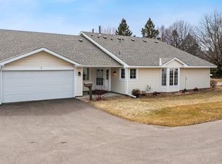 1295 Hilo Ave N, Oakdale, MN 55128