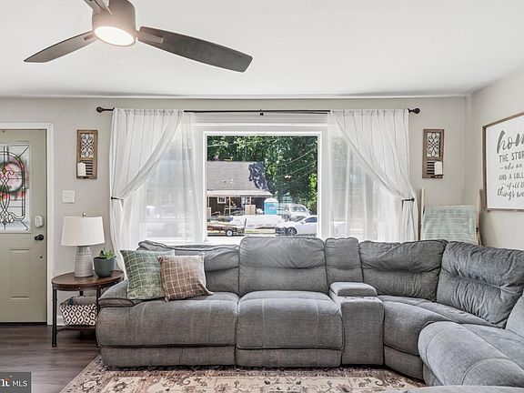4th image of 411 W Cedar Ave