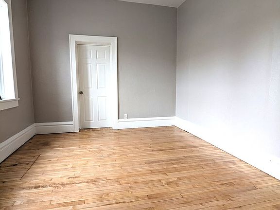 5th image of 1306 Milwaukee Ave APT 1