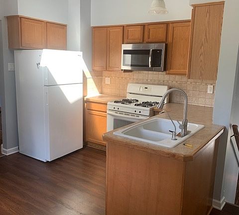 4th image of 17417 Oconto Ave