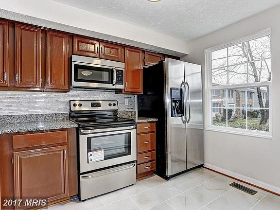 4th image of 9260 Redbridge Ct