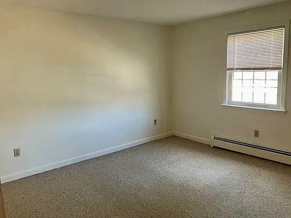 4th image of 10 Danbury Dr APT 17