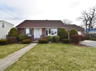 335 Roosevelt Ave, Springfield, MA 01118