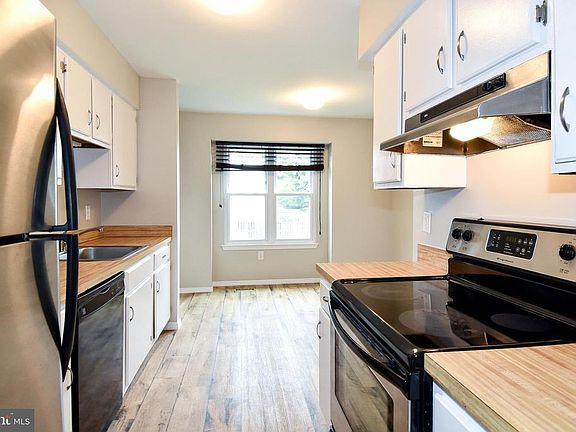 5th image of 2915 Madeira Ct
