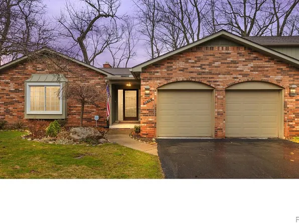 5579 N Adams Way, Bloomfield Hills, MI 48302
