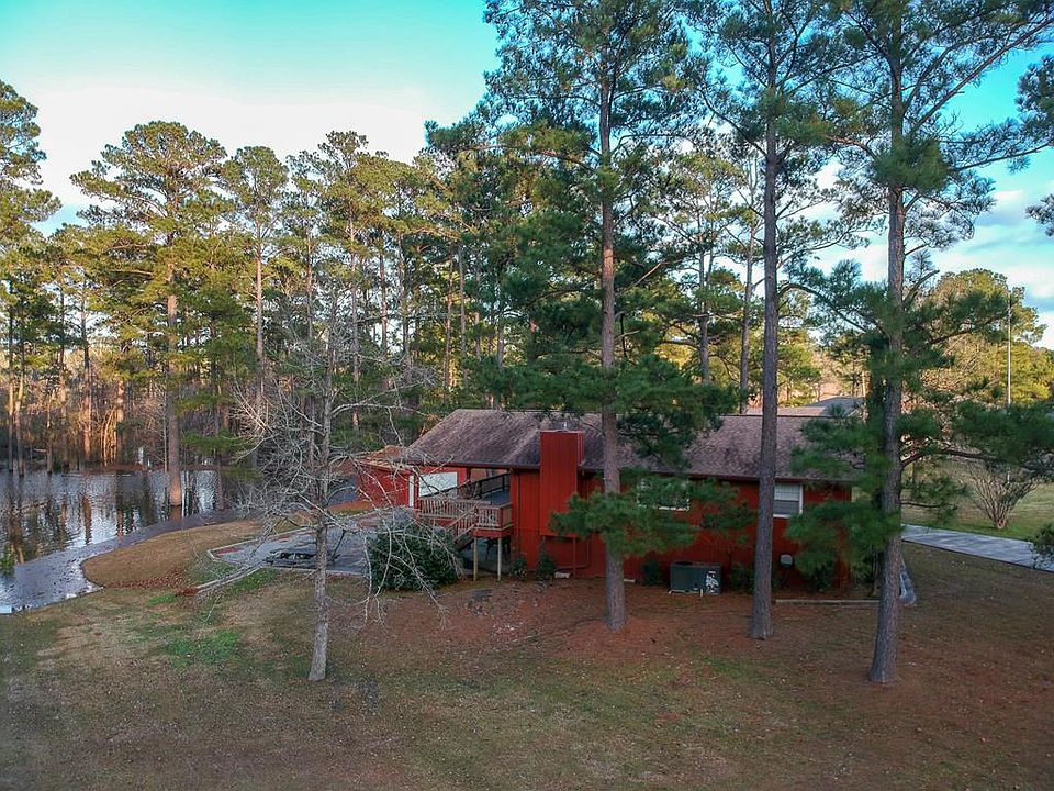 1st image of 156 Cove Ln.