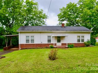 125 West St, ELLENBORO, NC 28040