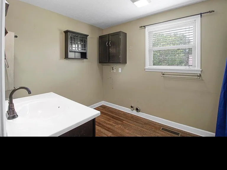 5759 Burkesville Rd — Photo 7