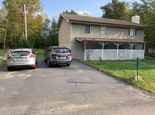 6510 Runnymead Ln, Tobyhanna, PA
