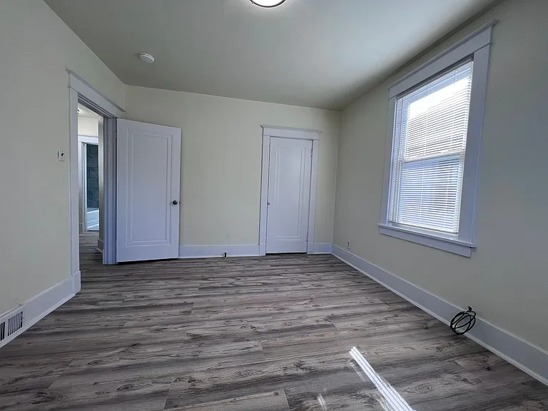 132 Amelia St — Photo 23