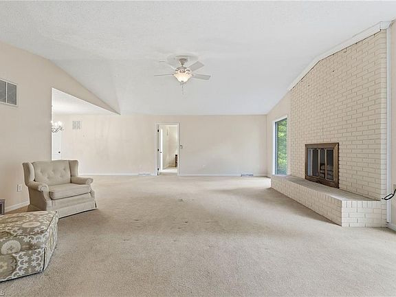 5th image of 1021 Benjamin Pkwy