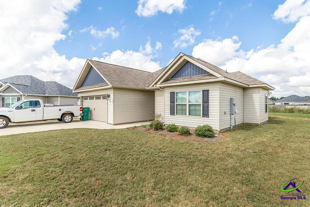 3 bed, 2.0 bath, 1469 sqft, $1,950 — Photo 4