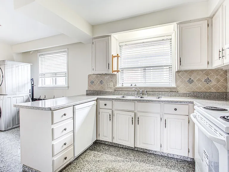 33 Paulvale Cres #UPPER — Photo 15