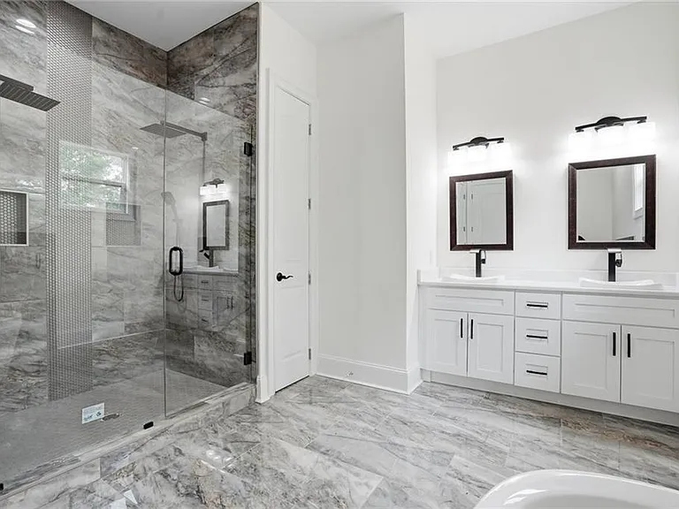 2415 Rugby Ave — Photo 17