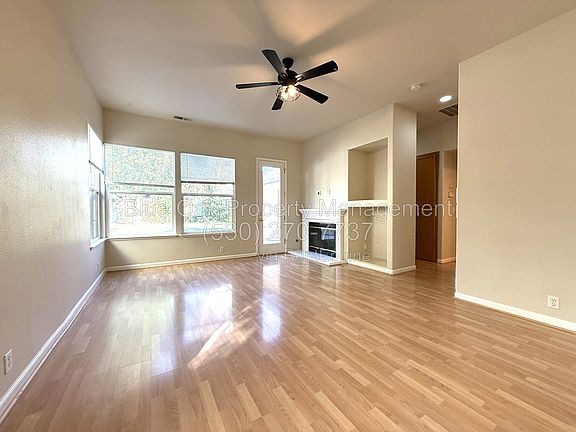 2nd image of 1513 Ridgebrook Way