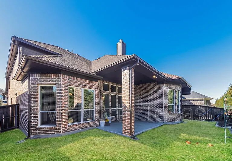 6213 Eldridge Ln — Photo 2
