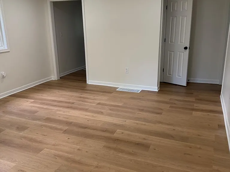 1892 Dyer Rd — Photo 5
