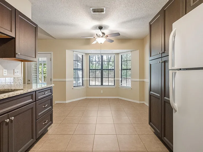 206 Esmond Ct — Photo 22
