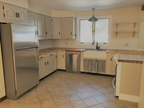 125 Tamarack Rd, Pittsfield, MA 01201