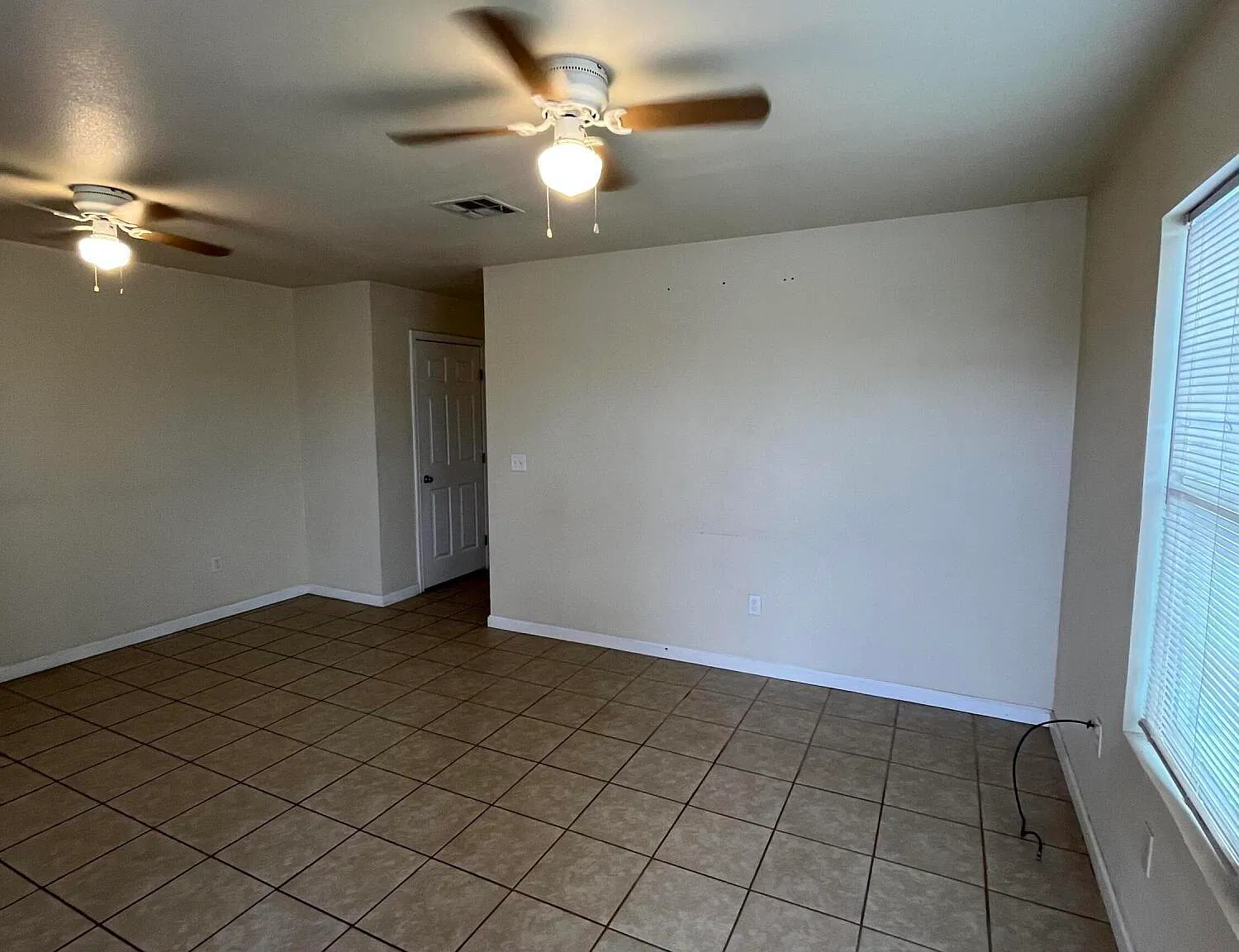 2 bed, 800 sqft, $1,200 — Photo 1